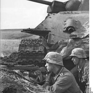 Bundesarchiv_Bild_101I-219-0562A-31,_Russland-Mitte-Süd,_Soldaten_in_Stellung