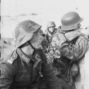 Grossdeutschland_Russland_Soldaten_im_Schutzengraben