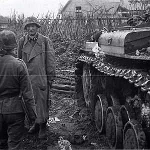 KV1-detroyed-near-barn