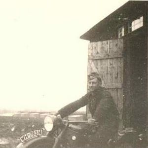 BmwR12WH-78314Ostfront1_X