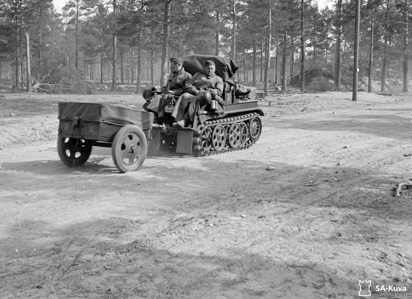 Полугусеничный тягач Kettenkrad HK 101