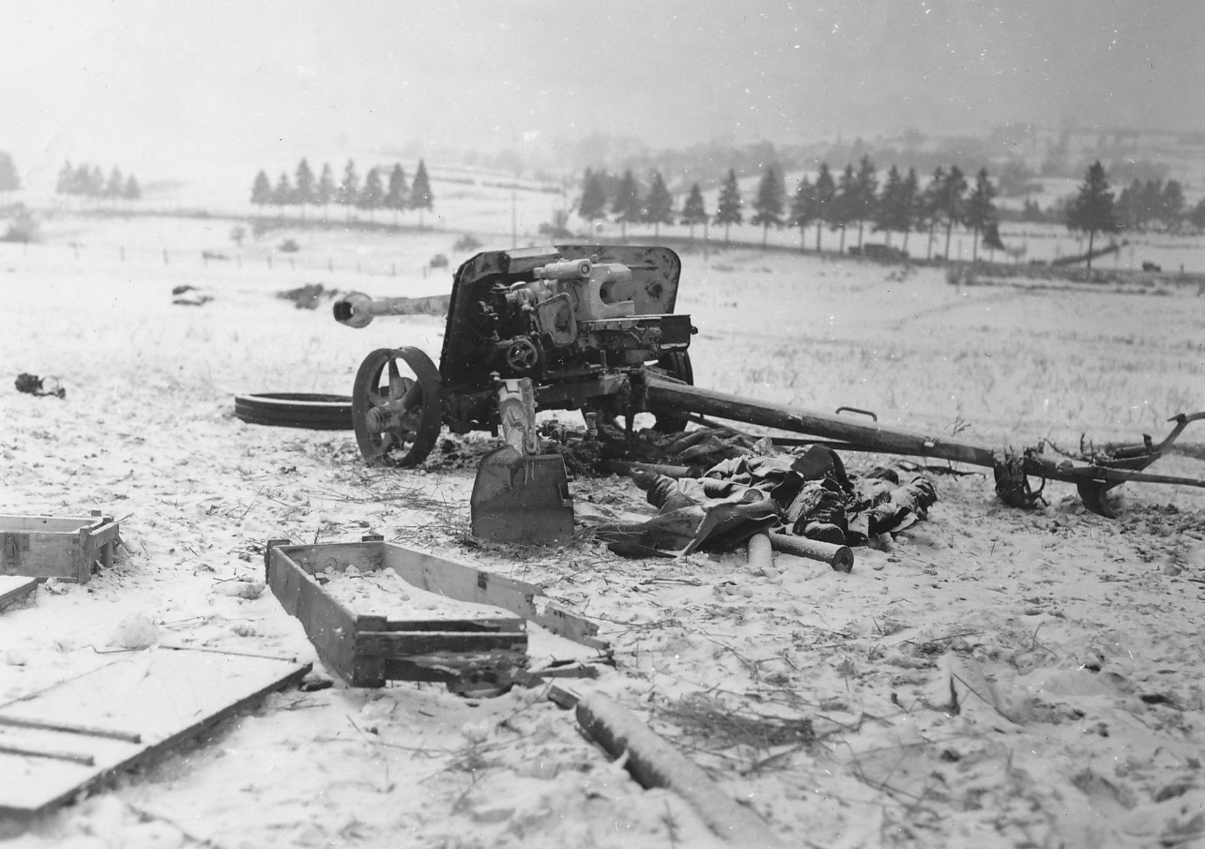 Сколько фашистских танков уничтожил артиллерист борисов. 75-Мм противотанковая пушка Pak 40. "7,5 Cm Pak. 40" - Немецкая 75-мм противотанковая пушка. 47-Мм противотанковая пушка Пюто образца 1937 года. Pak40 немецкое 75-мм противотанковое орудие.